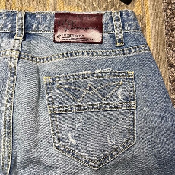 One X One Teaspoon Distressed Freebirds Boyfriend Cut Jeans - Picture 10 of 10